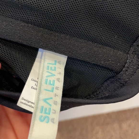 Sea Level black Essentials Cross Front Moulded Underwire Bikini Top US 12 NWOT - Picture 9 of 11